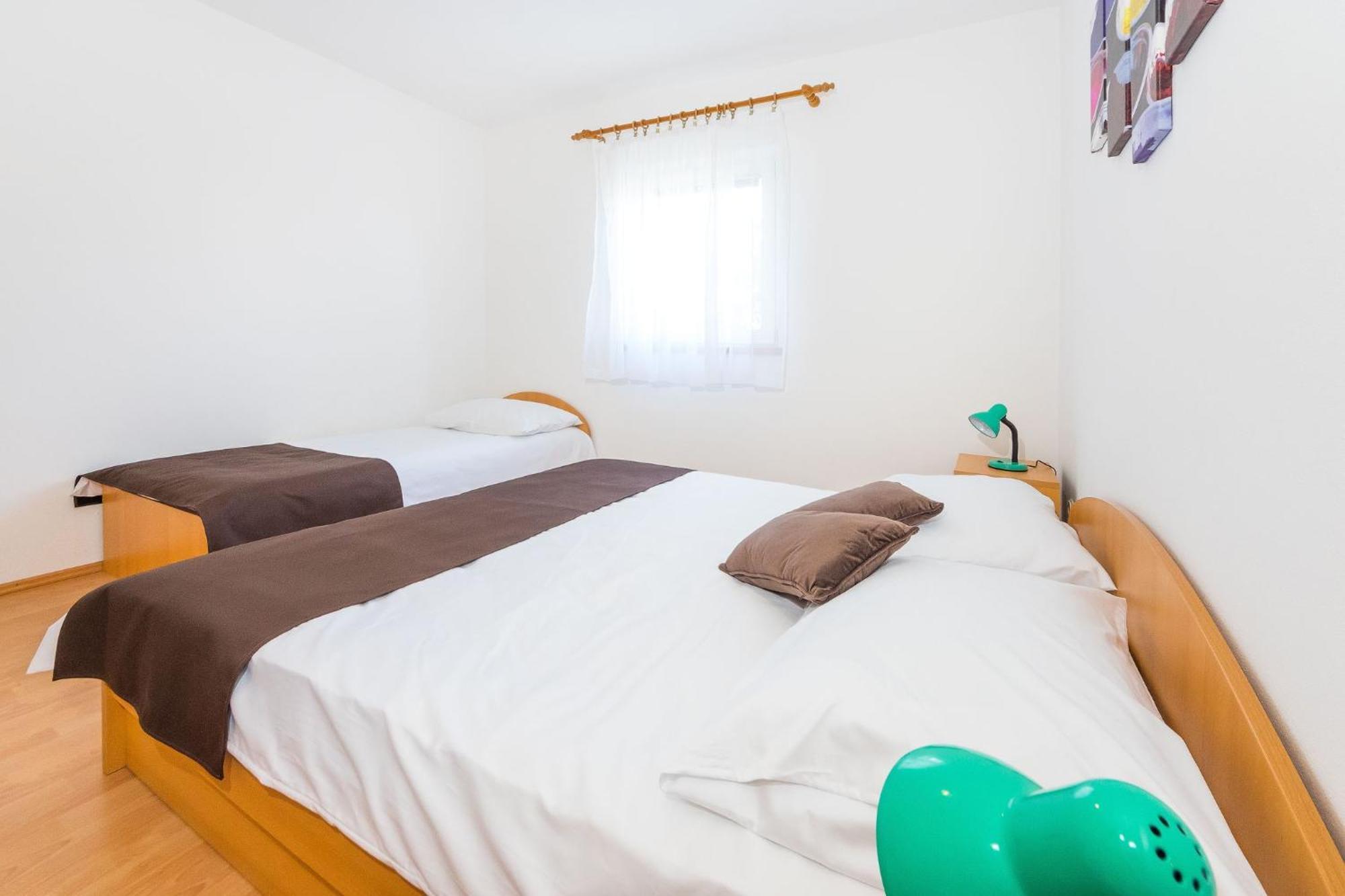 Apartments By The Sea Vrsi - Mulo, Zadar - 5951 الغرفة الصورة