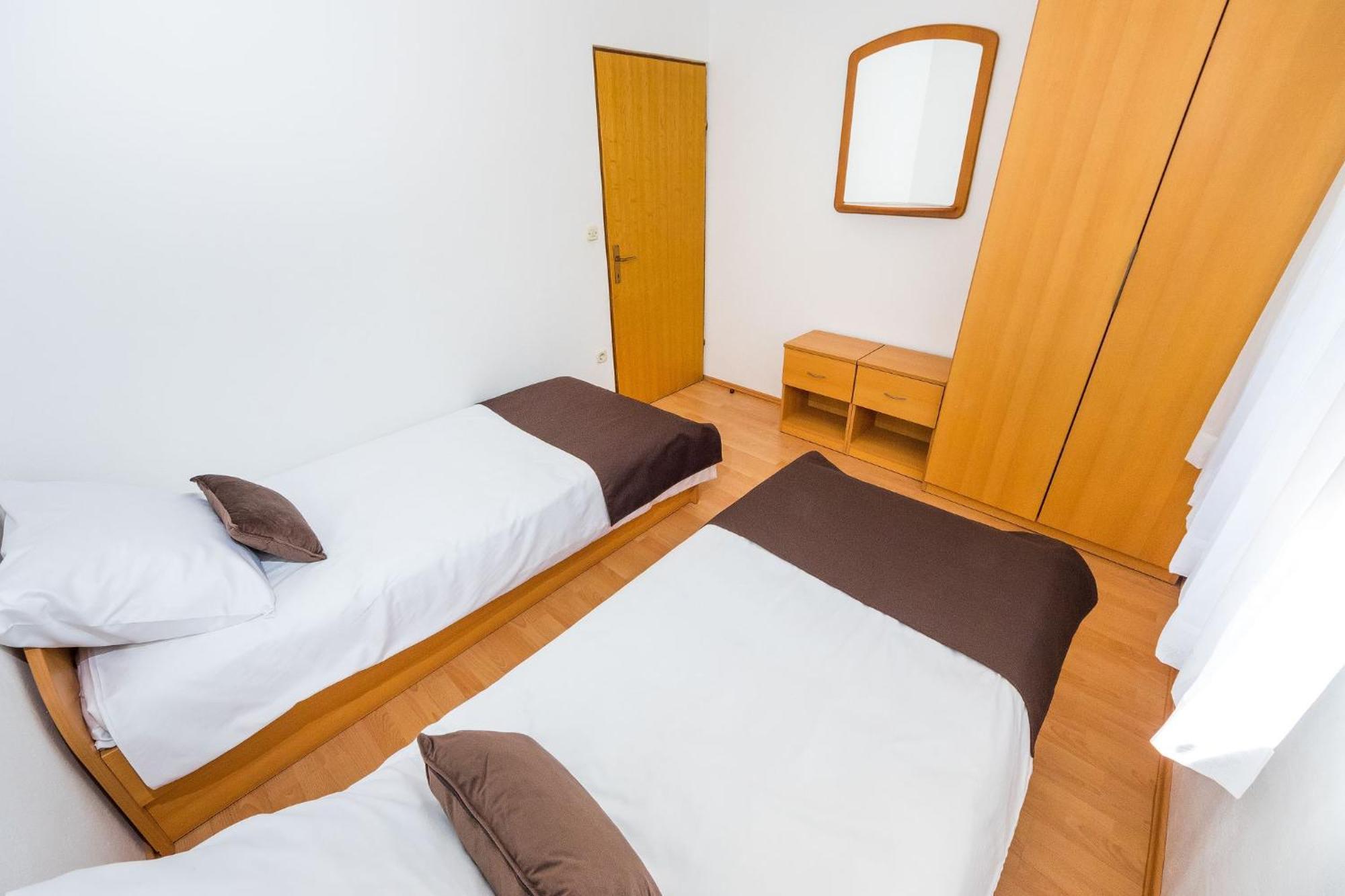 Apartments By The Sea Vrsi - Mulo, Zadar - 5951 الغرفة الصورة